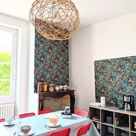 White Chapel * Condom